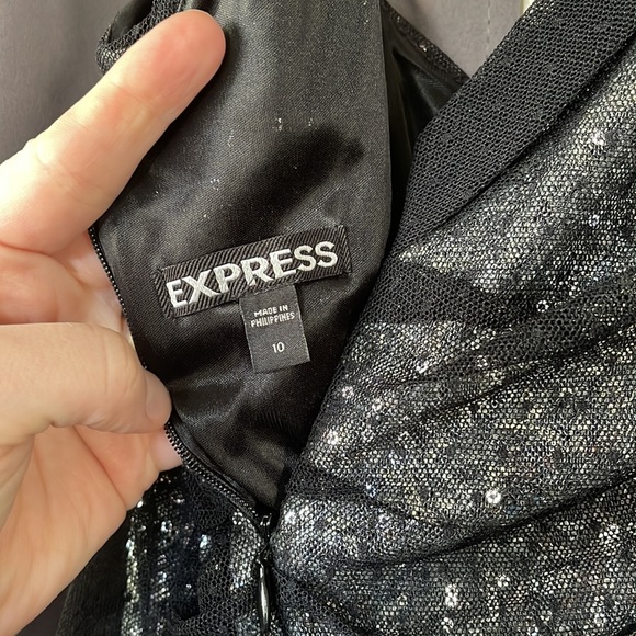 Express Ruched Sequin cocktail dress with tulle - Picture 4 of 5